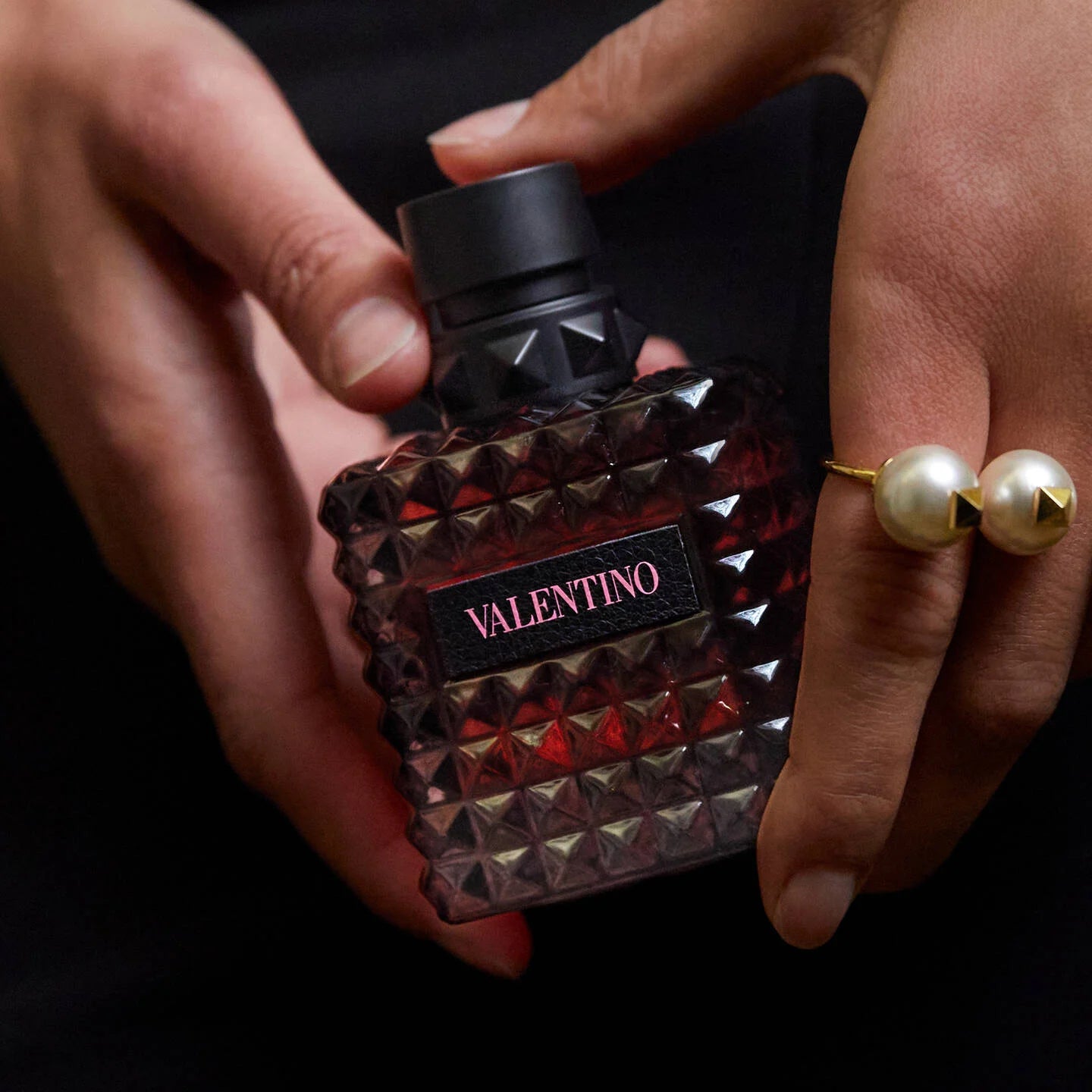 Valentino Donna Born in Roma Intense